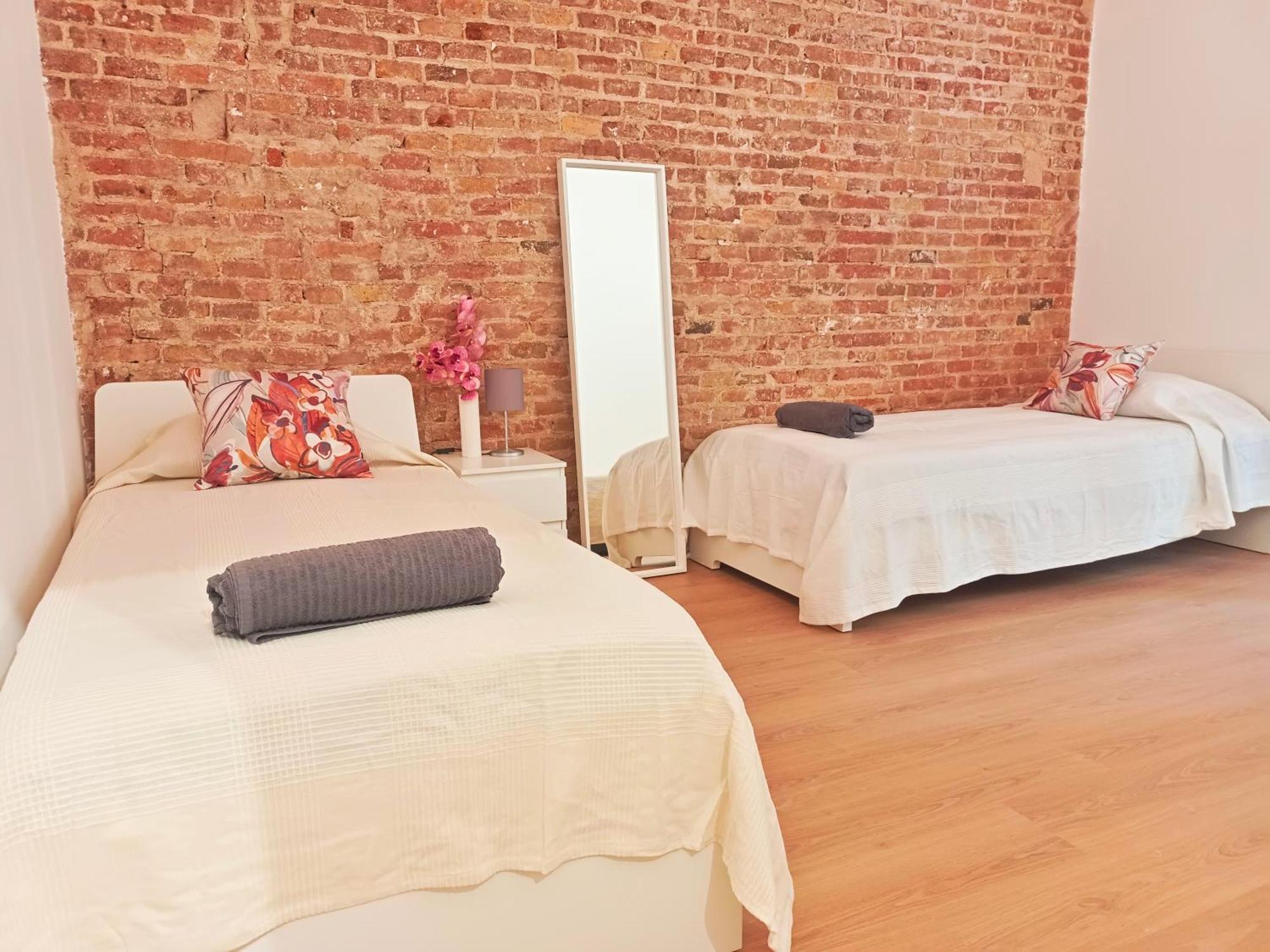 By Universitat Private Rooms برشلونة المظهر الخارجي الصورة