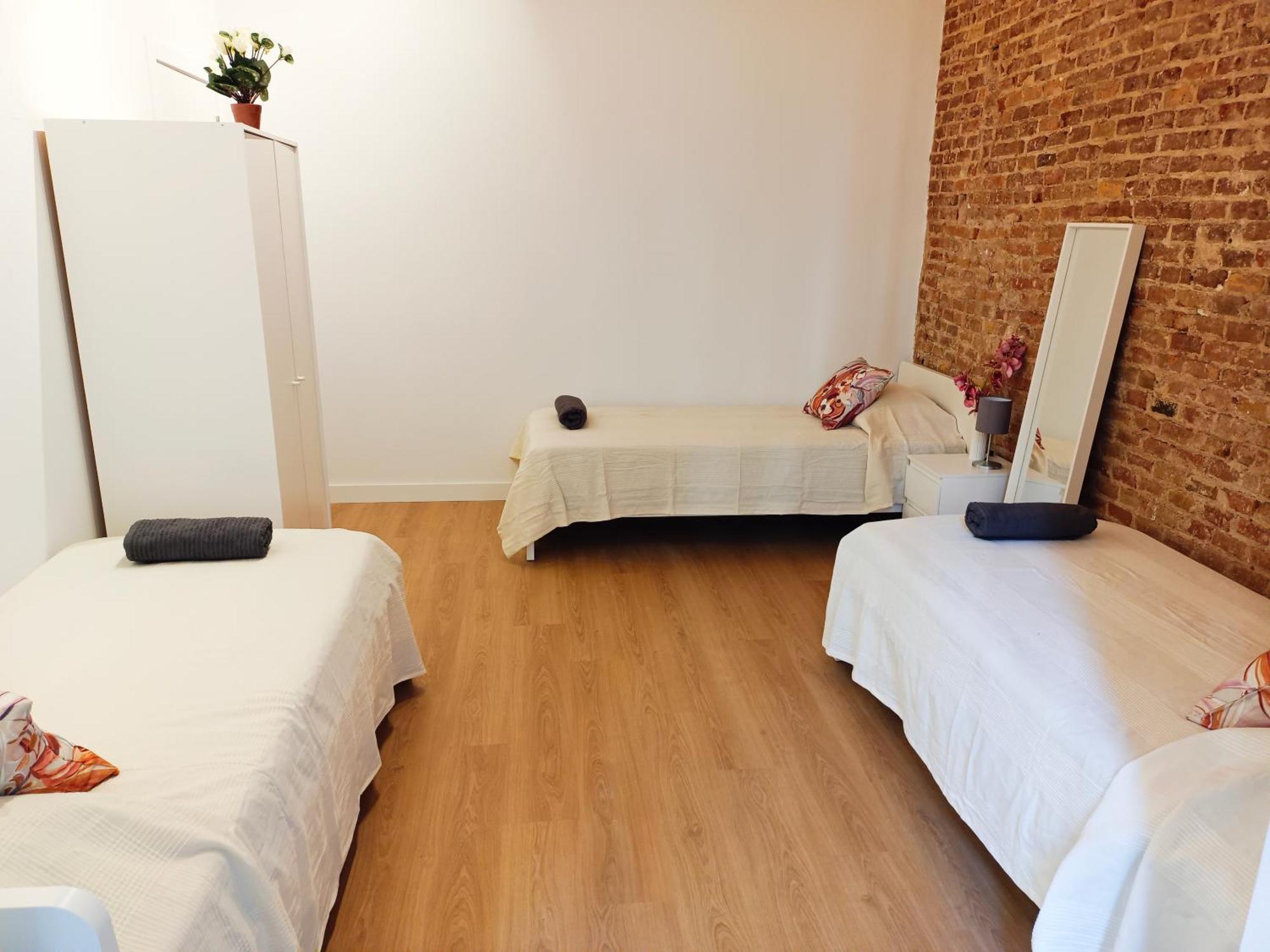 By Universitat Private Rooms برشلونة المظهر الخارجي الصورة