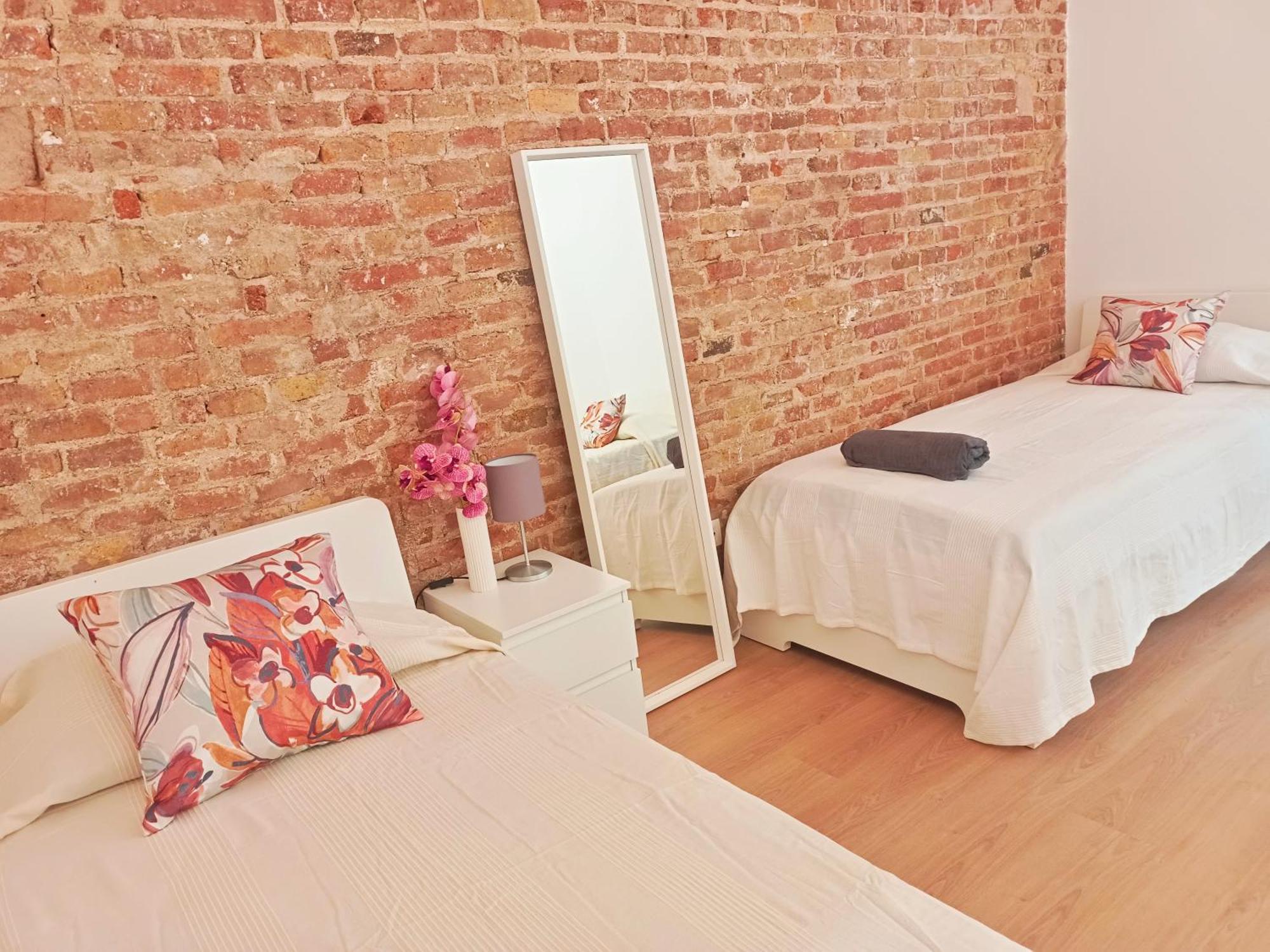 By Universitat Private Rooms برشلونة المظهر الخارجي الصورة