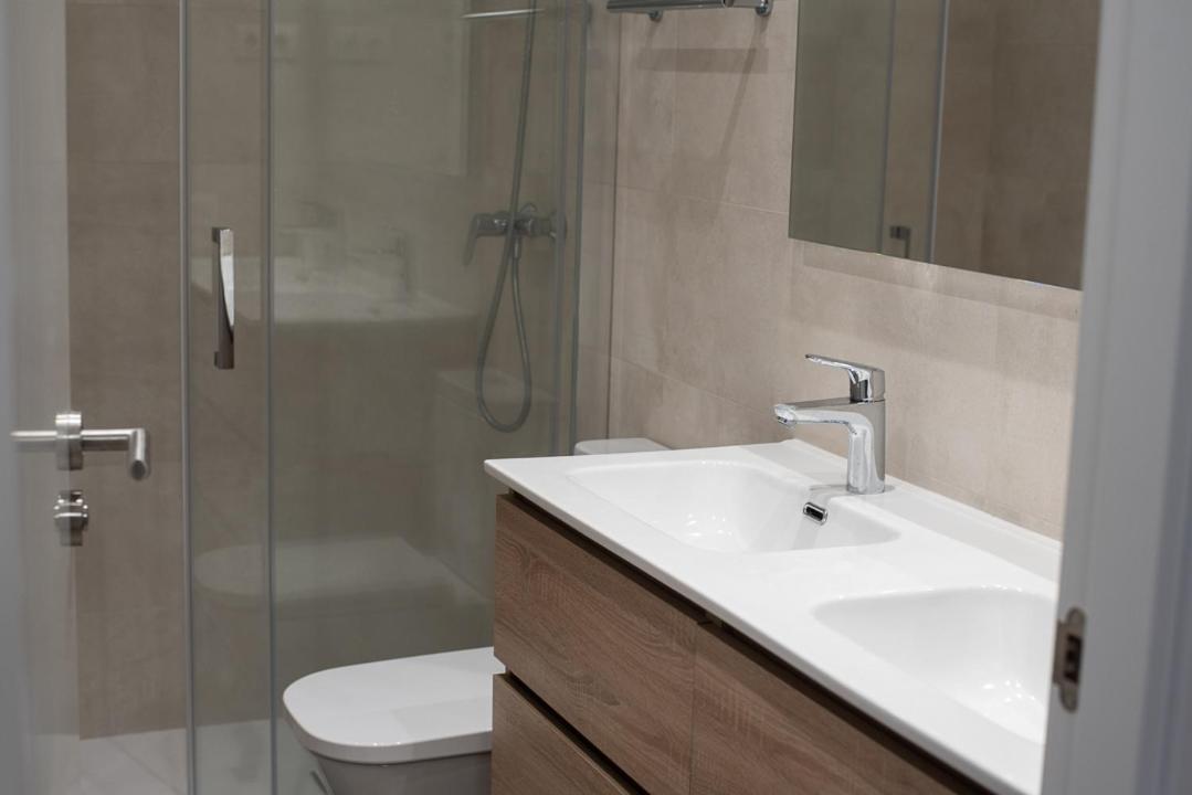 By Universitat Private Rooms برشلونة المظهر الخارجي الصورة