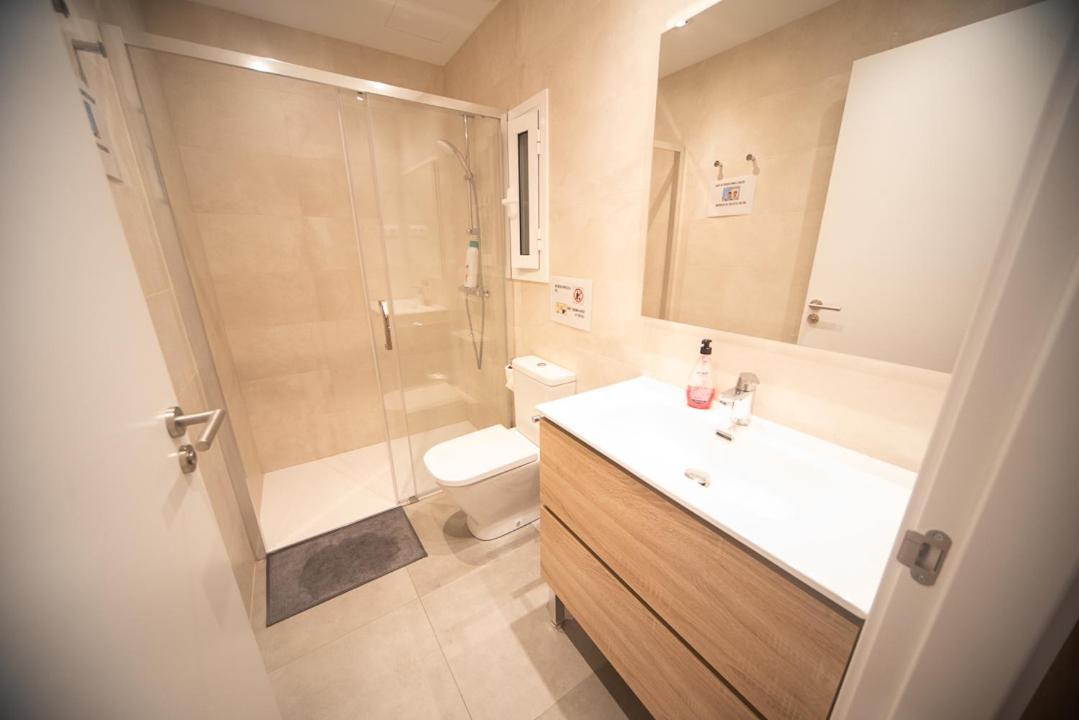 By Universitat Private Rooms برشلونة المظهر الخارجي الصورة