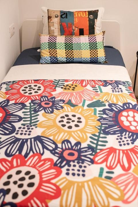 By Universitat Private Rooms برشلونة المظهر الخارجي الصورة