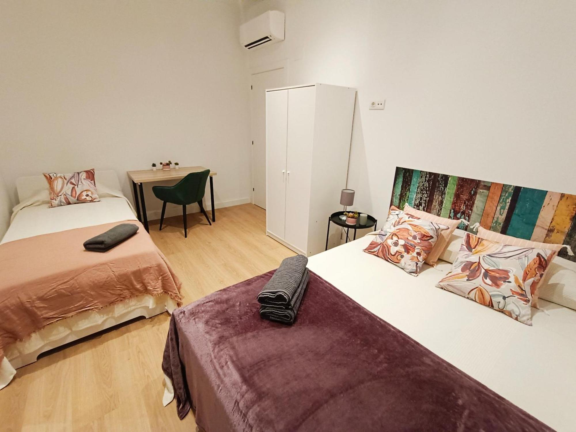 By Universitat Private Rooms برشلونة المظهر الخارجي الصورة
