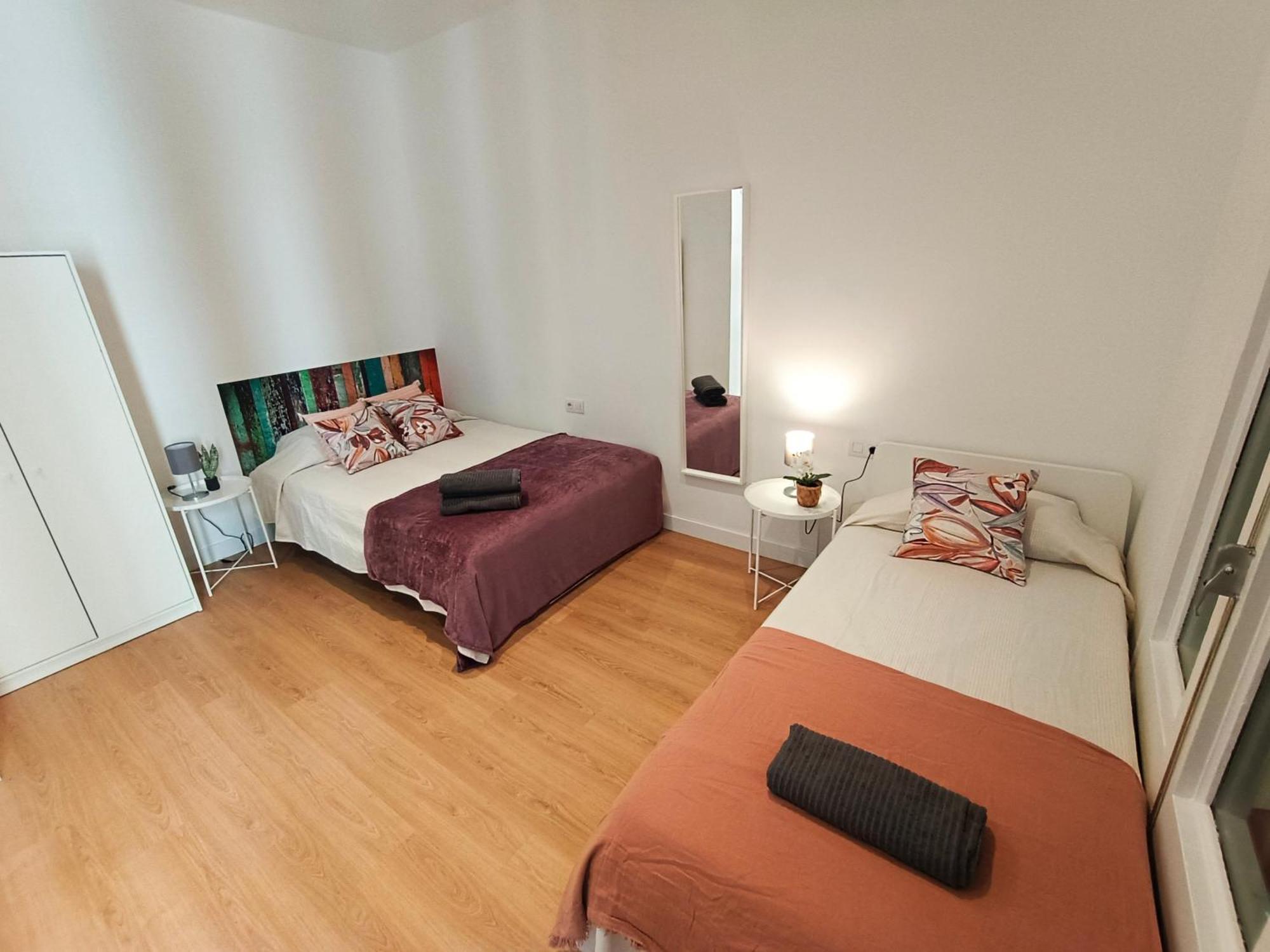 By Universitat Private Rooms برشلونة المظهر الخارجي الصورة