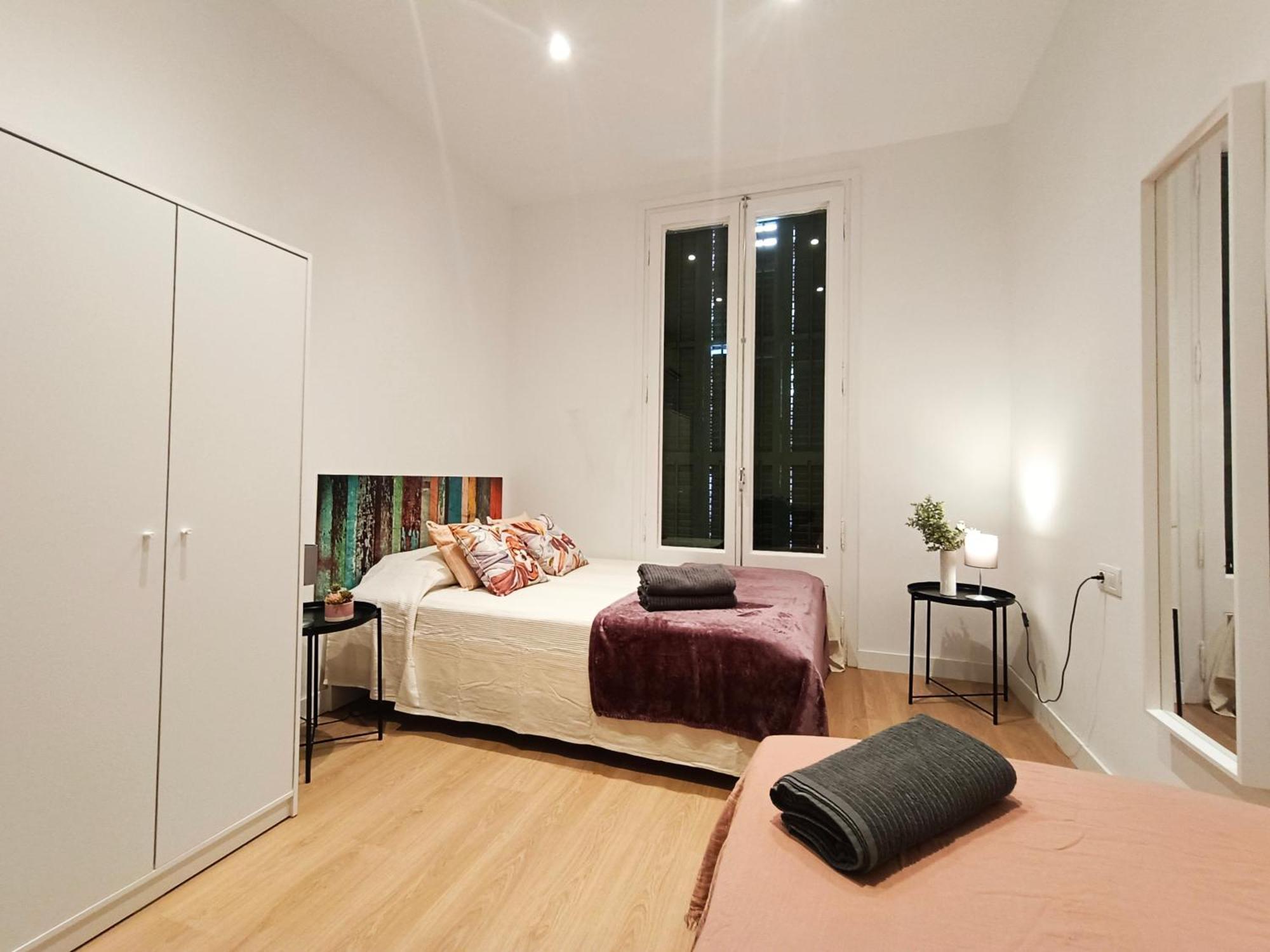 By Universitat Private Rooms برشلونة المظهر الخارجي الصورة