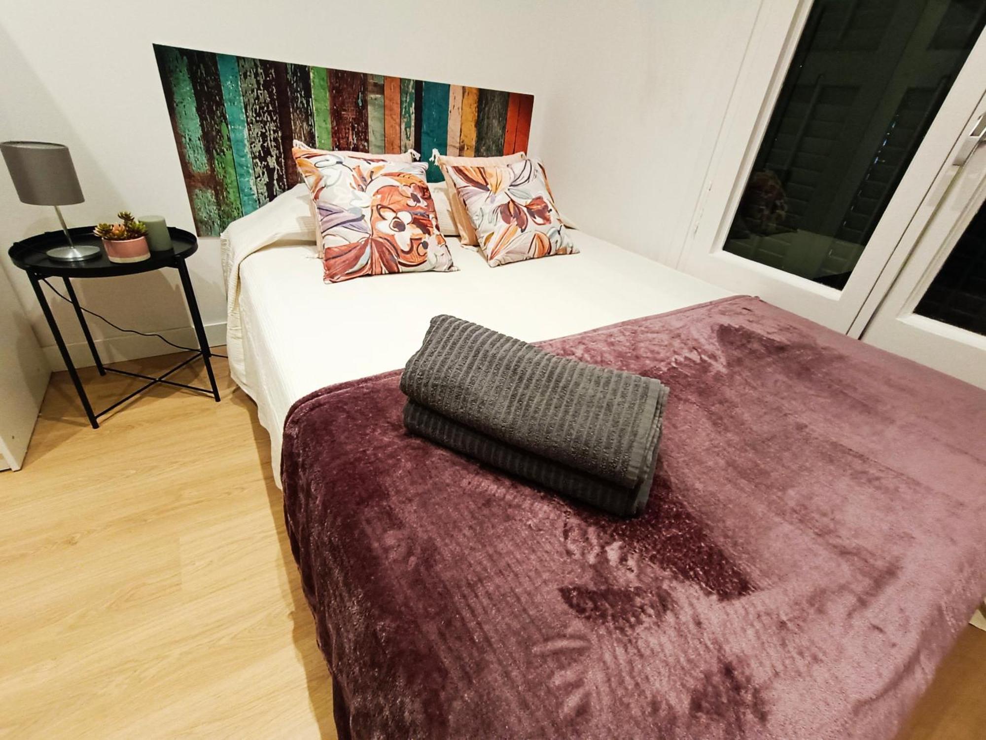 By Universitat Private Rooms برشلونة المظهر الخارجي الصورة